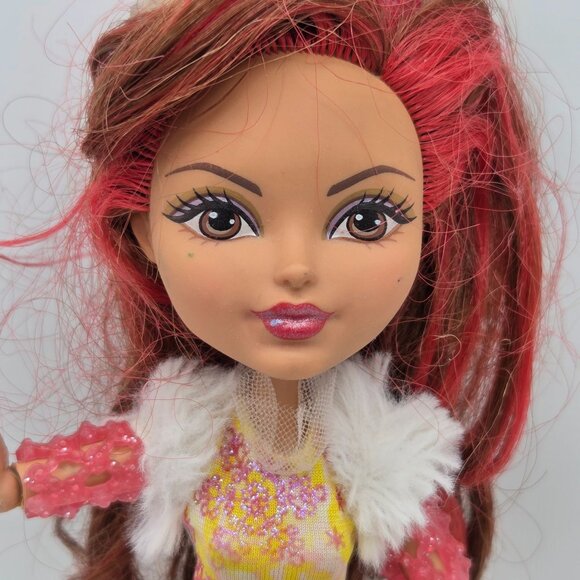 Ever After High Epic Winter Rosabella Beauty Doll - Picture 2 of 6